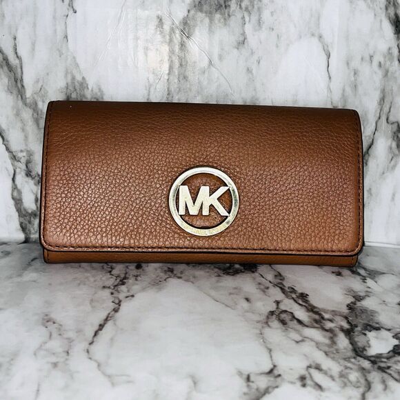 MICHAEL KORS Fulton Leather Carryall Pebble Flap Snap Closure Wallet Brown/Gold - Picture 1 of 8
